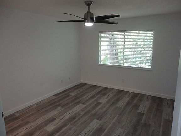 5th image of 1015 SW 9th St APT C24
