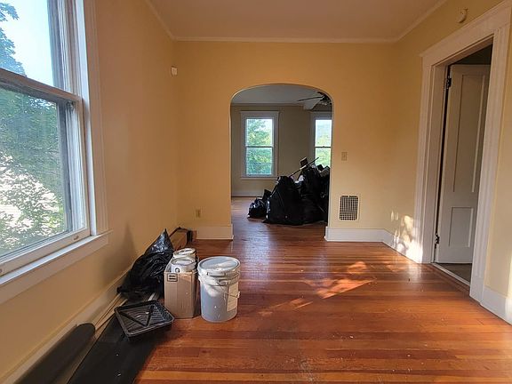 3rd image of 1262 Whalley Ave #2