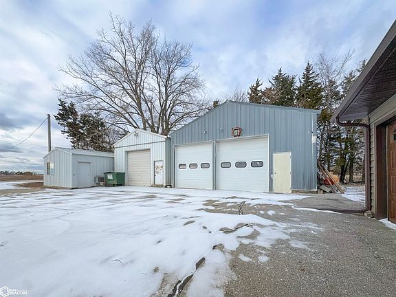 2nd image of 1781 Balsam Ave