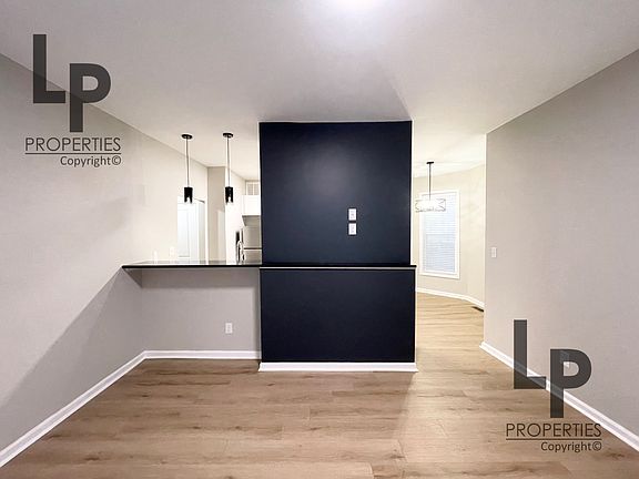 3rd image of 426 N Broadway #1