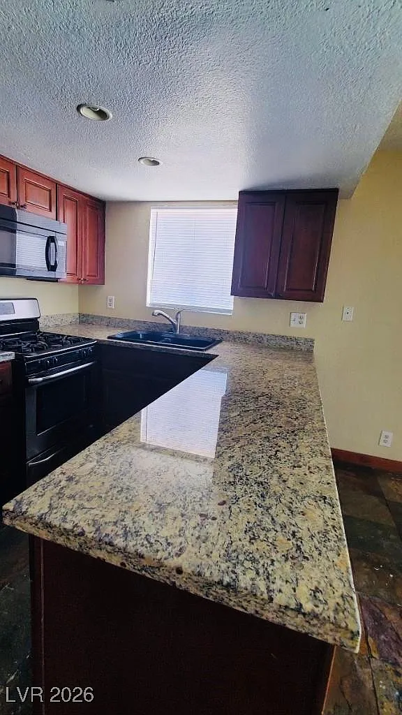 2 bed, 2.0 bath, 923 sqft, $1,100 — Photo 3