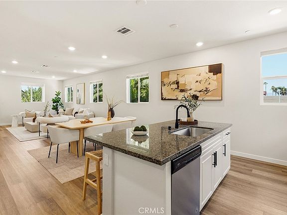 3rd image of 14700 Sherman Way