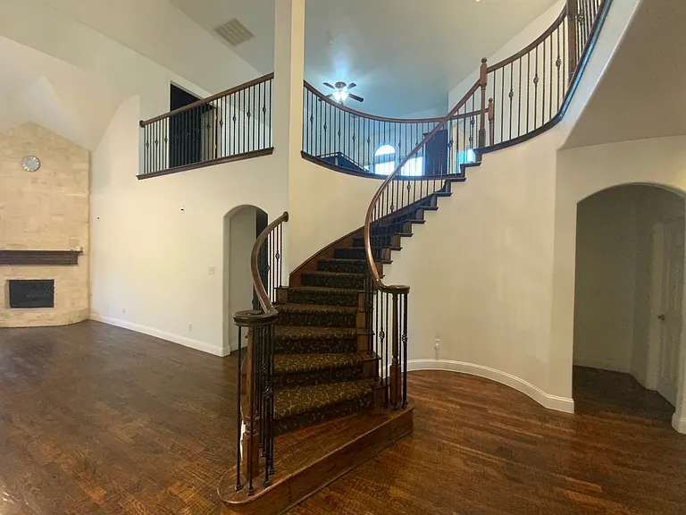 1923 Timber Ridge Dr — Photo 8