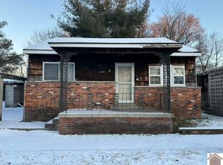 1258 Flournoy St, Paducah, KY 42001