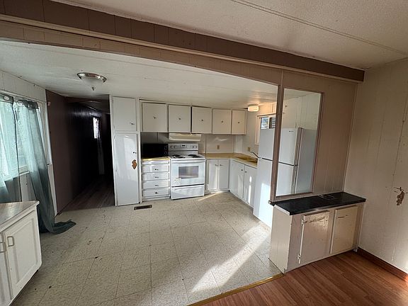 5th image of 1091 Old Cowiche Rd