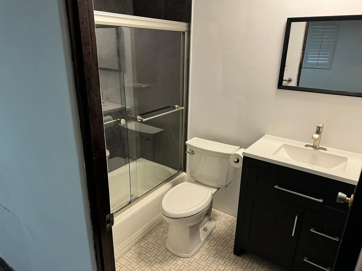 Building Photo - 135 Morewood Ave #2A