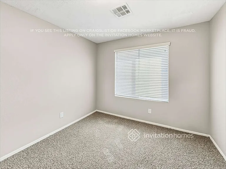 6526 N 69th Dr — Photo 16