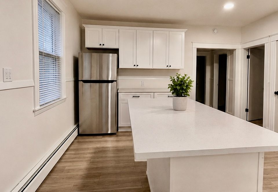 1st image of 1534 Plainfield Pike Floor 1