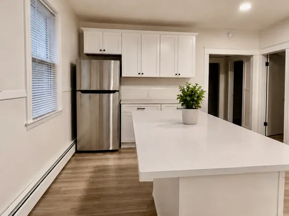 1534 Plainfield Pike Floor 1, Cranston, RI 02920