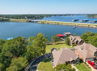 2726 Mutt Mantle Ln, Grove, OK 74344