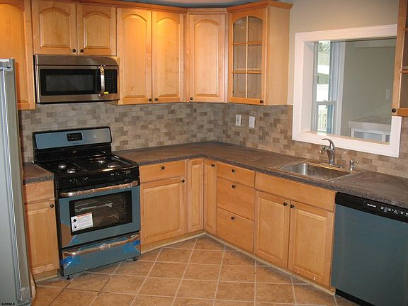 5th image of 204 Barr Ave