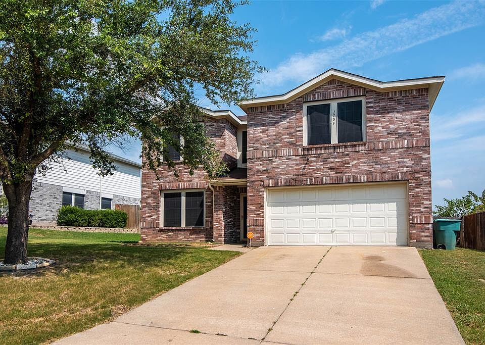1st image of 1704 Pebblebrook Ln