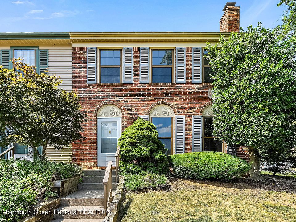 1st image of 38 Worthington Ct Unit 8