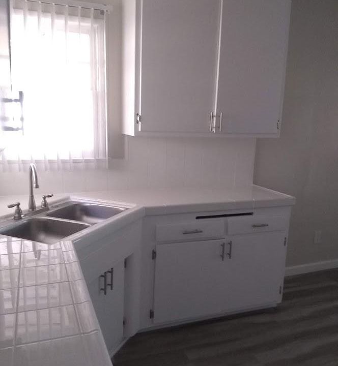 1st image of 13759 Oxnard St #204