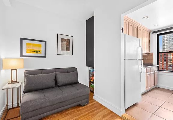 4th image of 127 W 96th St APT 11A