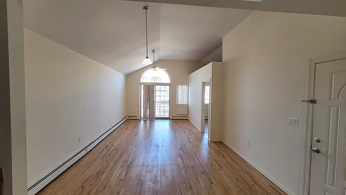 Rented by Remax City Square | media 13