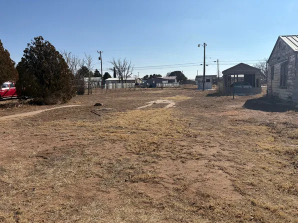 1209 14th St, Seagraves, TX 79359