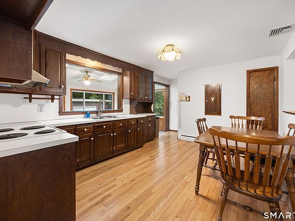 5th image of 63 Jodi Drive