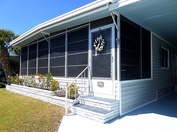 3rd image of 2215 Lake View Dr