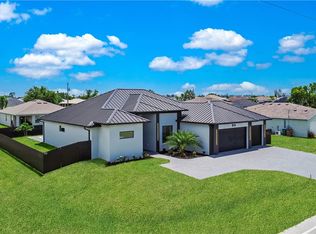 814 Embers Pkwy W, Cape Coral, FL 33993