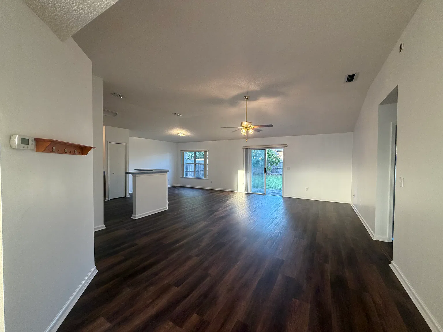 3 bed, 1485 sqft, $2,150 — Photo 4
