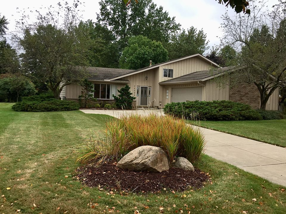 1st image of 24595 Meadow Ln