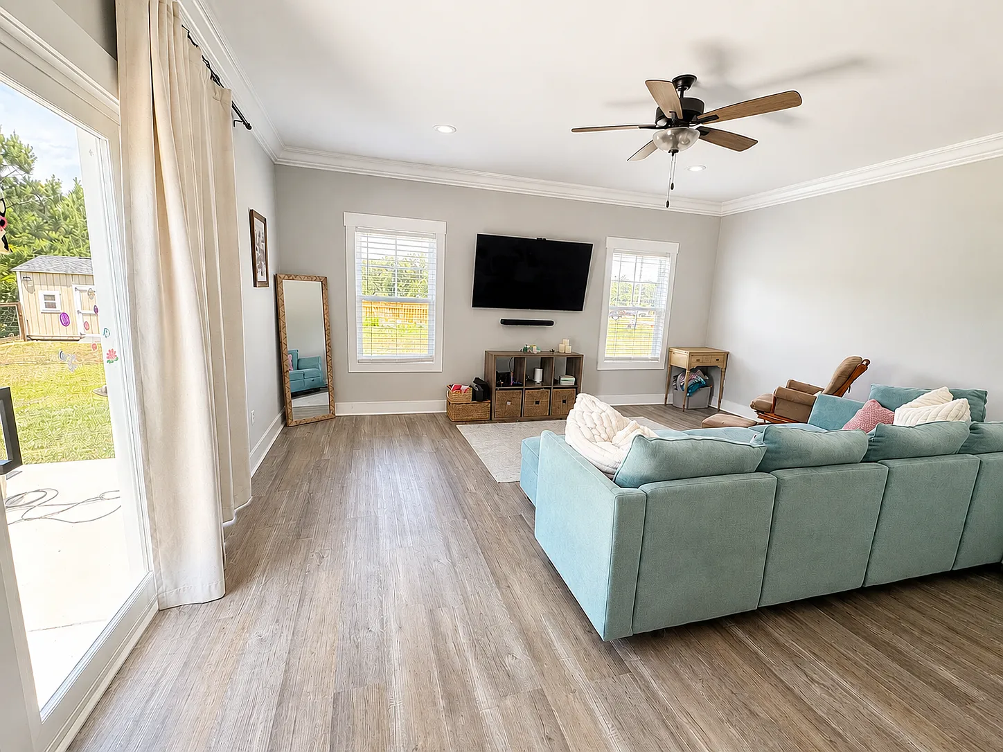 4 bed, 2.5 bath, 2150 sqft, $2,450 — Photo 4