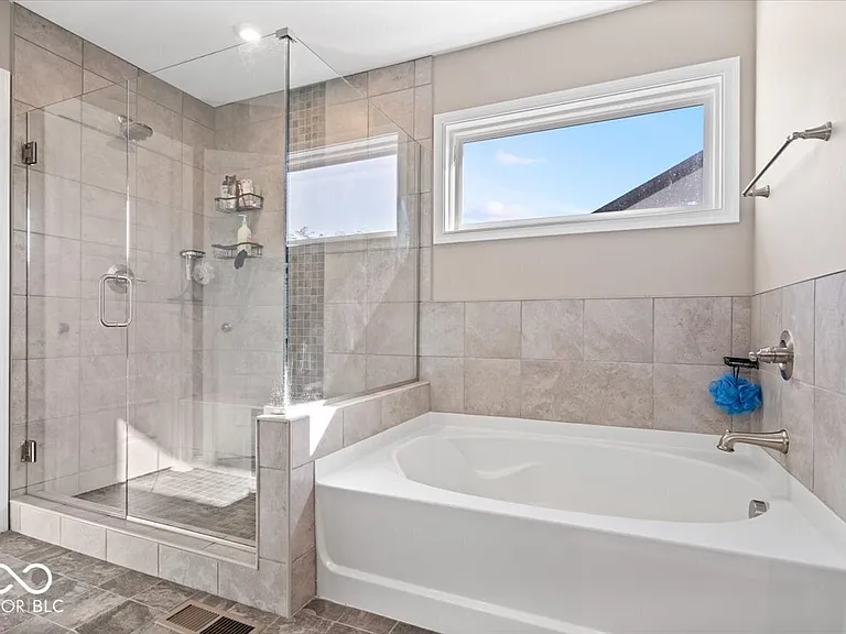 6037 Shallow Creek Ln — Photo 16