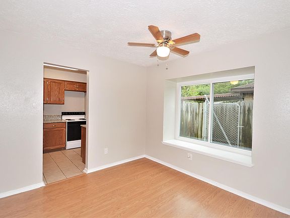 5th image of 5013 Meadow Place Dr