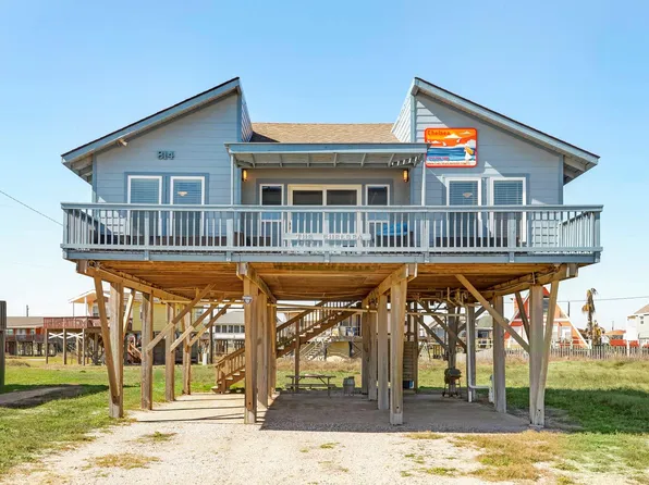 814 Beach Dr, Surfside Beach, TX 77541
