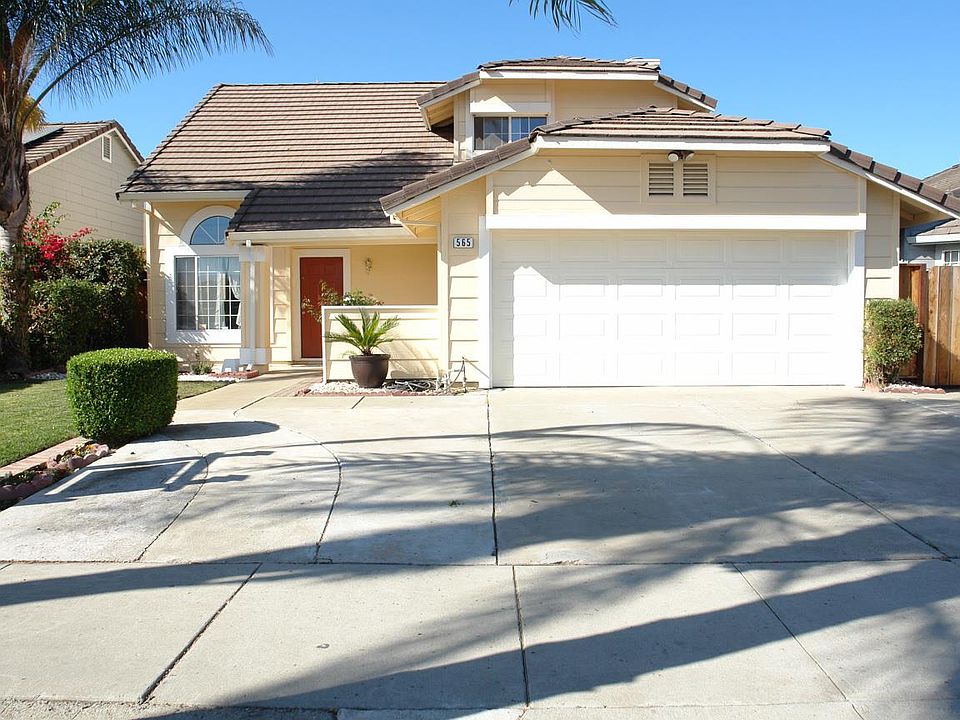 1st image of 565 Hellyer Ave