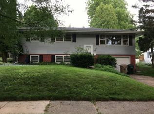 1301 Bay Ridge Rd, Madison, WI 53716