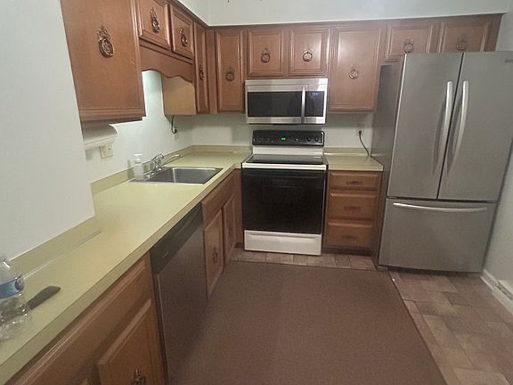 2nd image of 1607 S Main St APT C