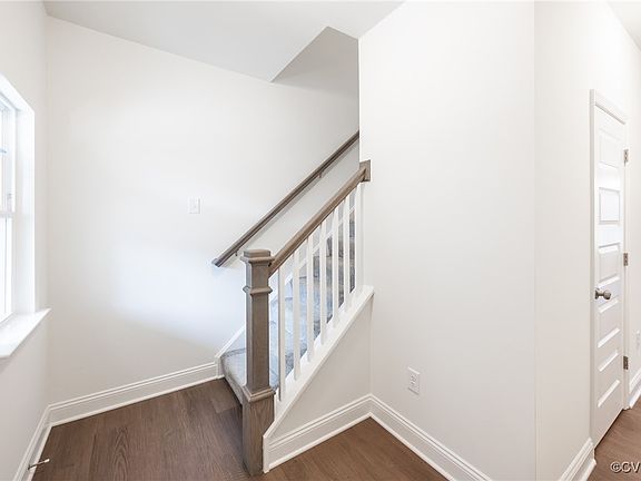 3rd image of 10860 Farmstead Mill Lane Gln