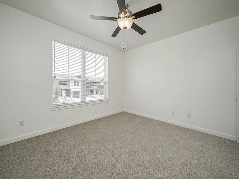 8434 Adelaide Dr — Photo 33