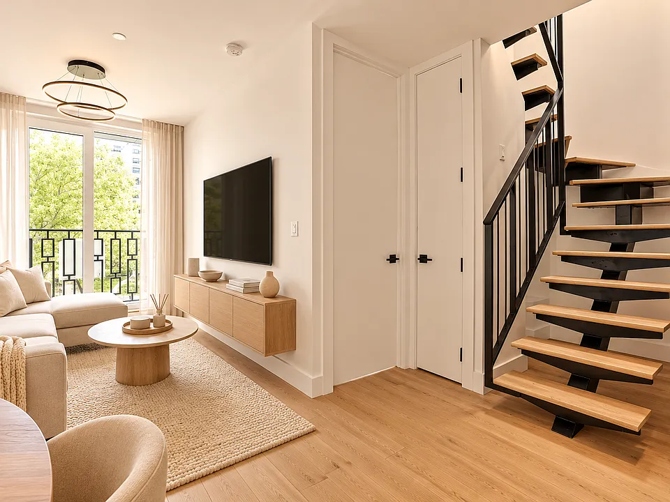 542 Hart St #1D