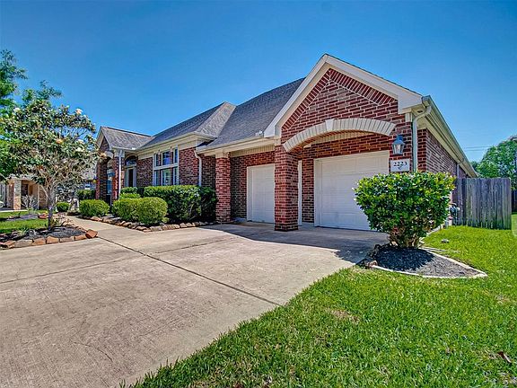 2nd image of 2223 Dali Ln