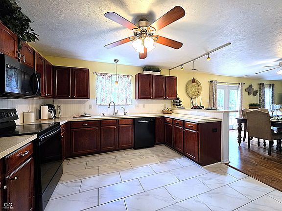 5th image of 10611 Armstead Ave