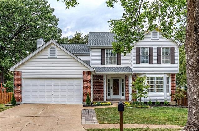 1st image of 16435 Laurel Park Ct