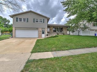 2130 W Ravina Park Rd, Decatur, IL 62526