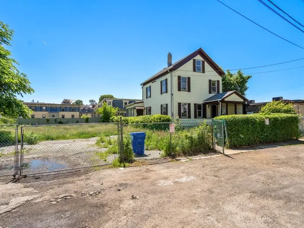 2 Magnolia Pl, Dorchester, MA 02125