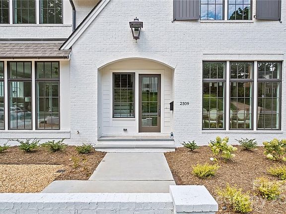 3rd image of 2509 Montrose Ct