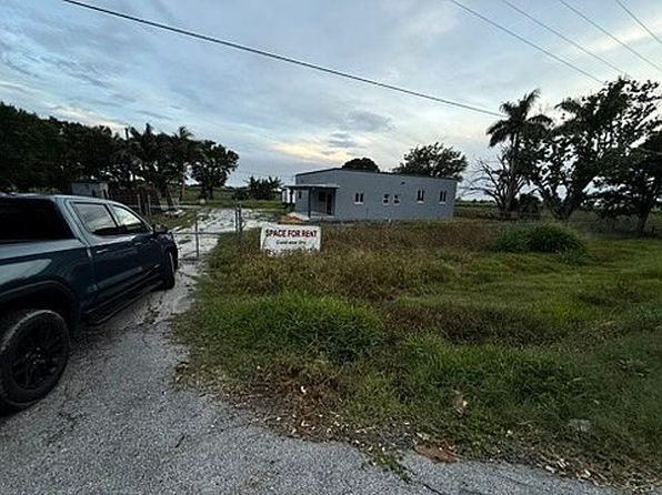 50 W Corkscrew Blvd