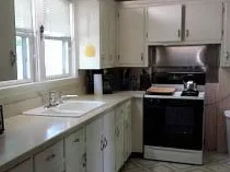 615 Mill St — Photo 7