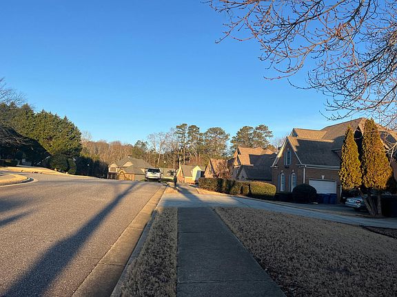 5th image of 3350 Mill Valley Dr