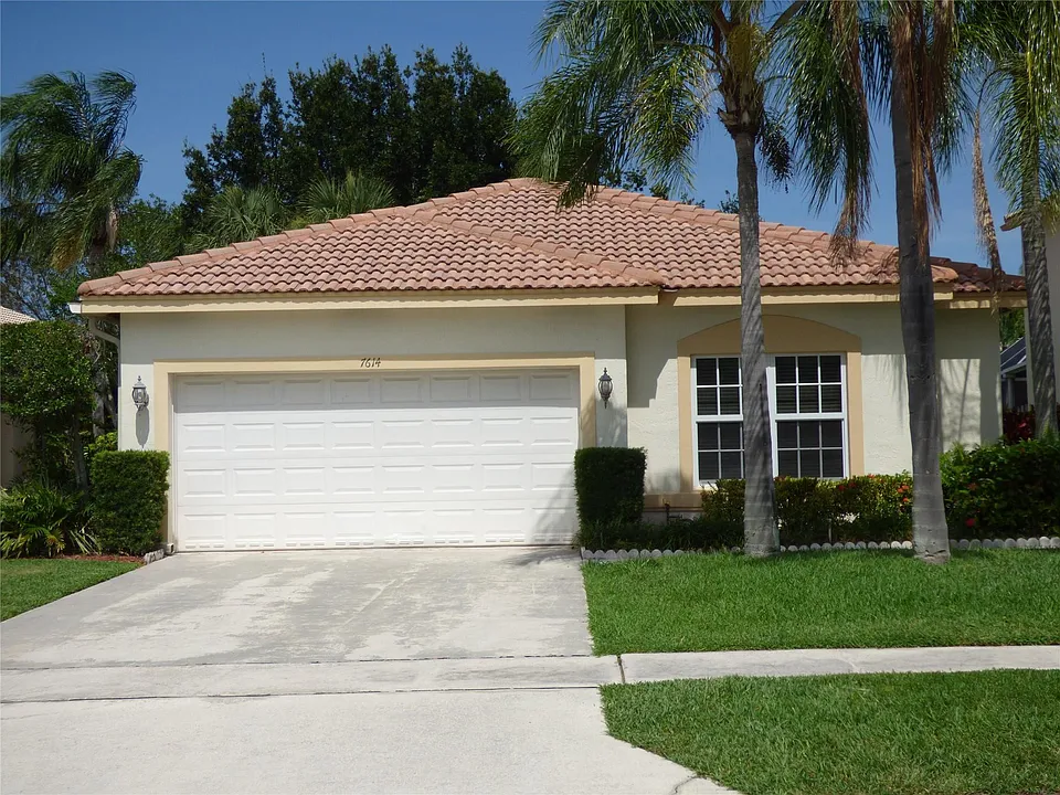 7614 Colony Lake Dr