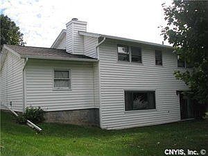 3rd image of 105 Gail Ln
