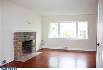 4th image of 149 Hastings Ave