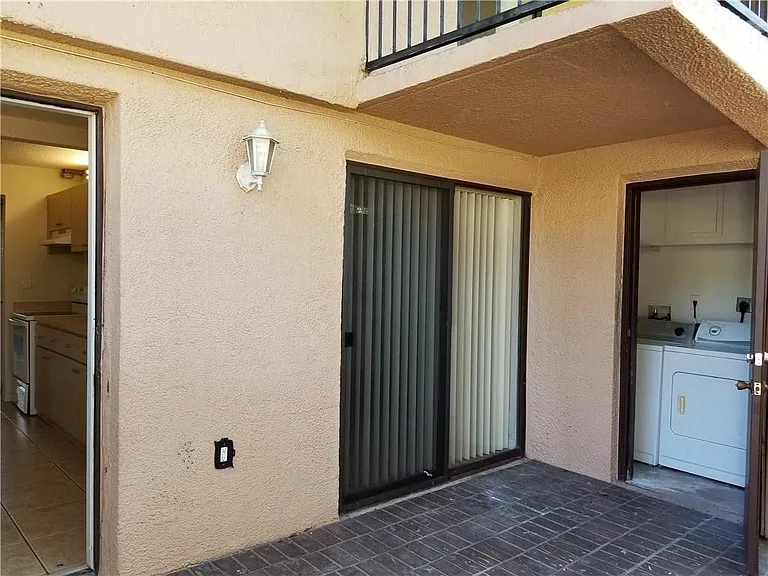 2421 N 40th Ave #109 — Photo 15