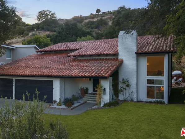 2267 Kelmscott Ct, Westlake Village, CA 91361